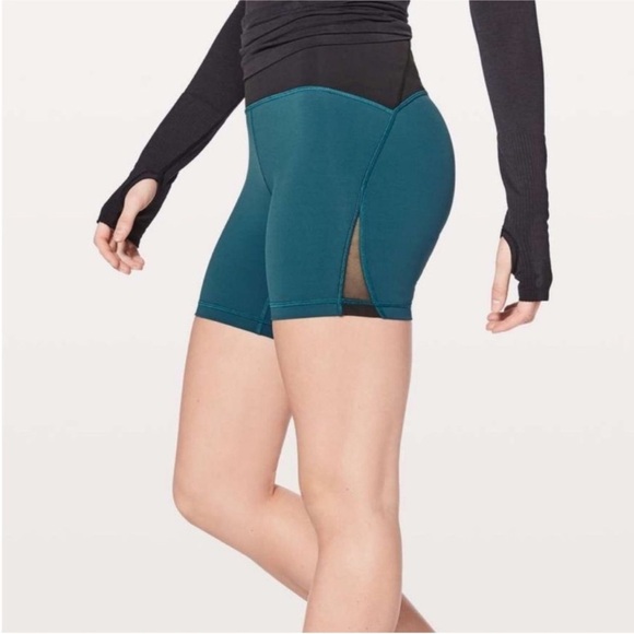 Lululemon Train Times Short 6" in Nile Blue / Black Biker Shorts Teal: Size 10 - Picture 1 of 10